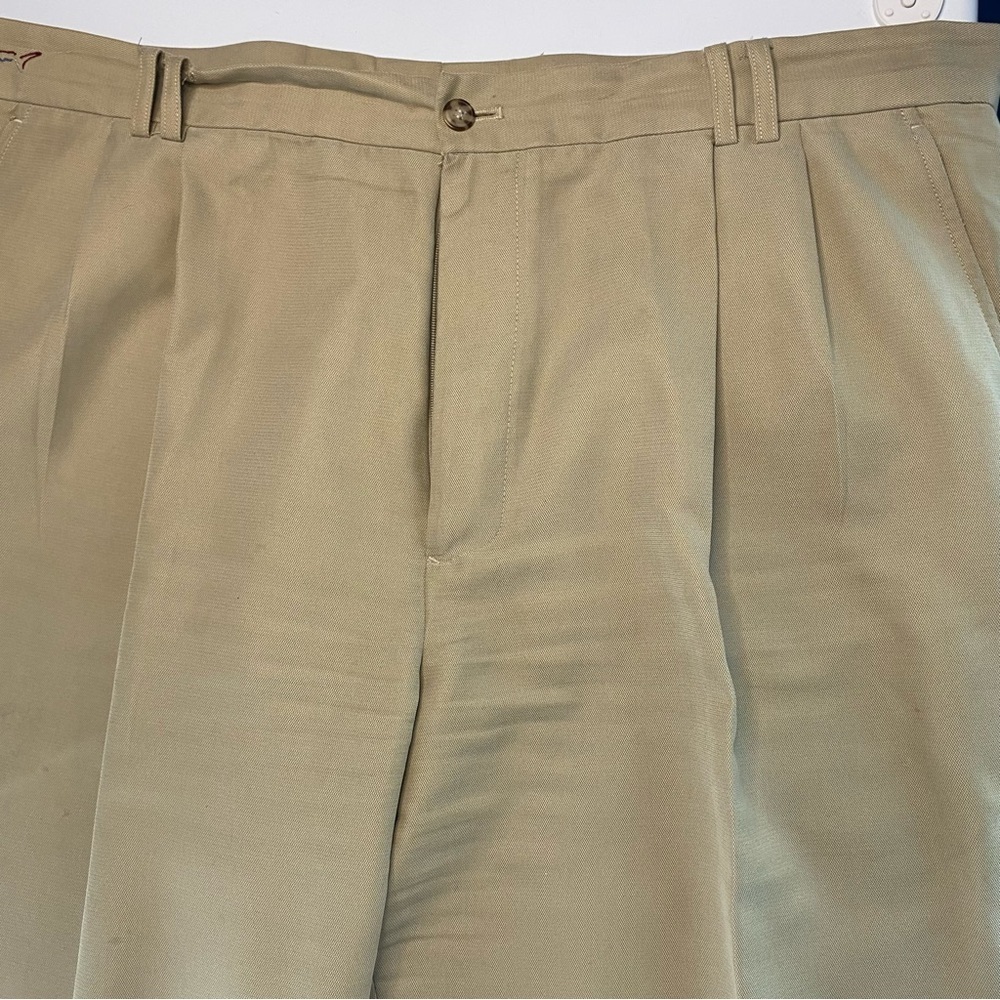 Greg Norman 40X34 Khaki Pants PRELOVED See Pictures for Stains - Picture 9 of 14